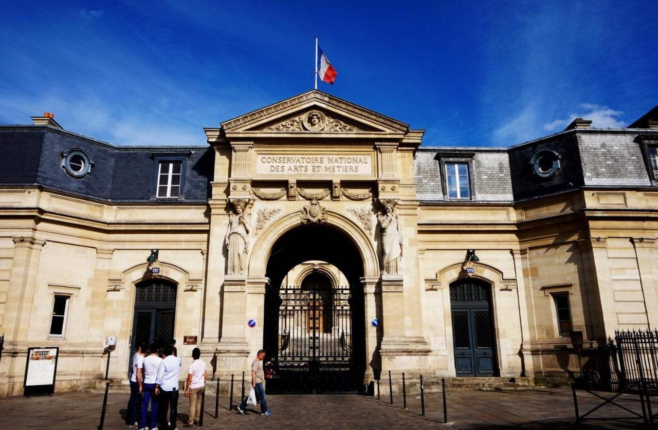 Notre Dame De Nazareth *